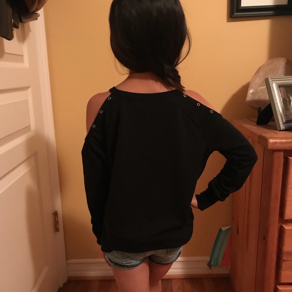 Splendid cold shoulder top - Picture 2 of 5